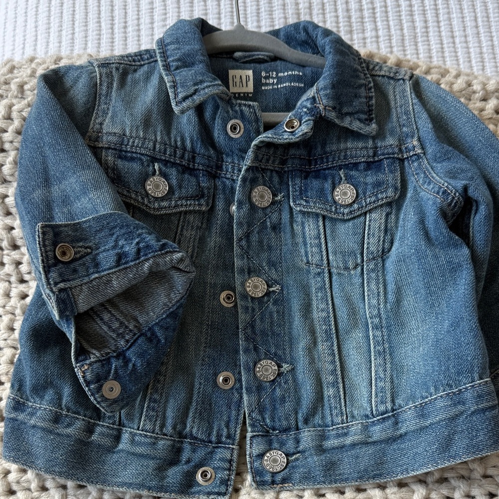 GAP baby Classic Blue Jean Jacket 6-12